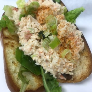 Lieber's Lobster Roll Veggie
